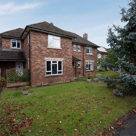 Near Chester, Hawarden Esterno foto